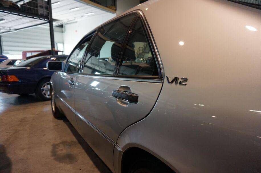 Mercedes-Benz W140 V12 leftside Mercedes-Benz 190 serie