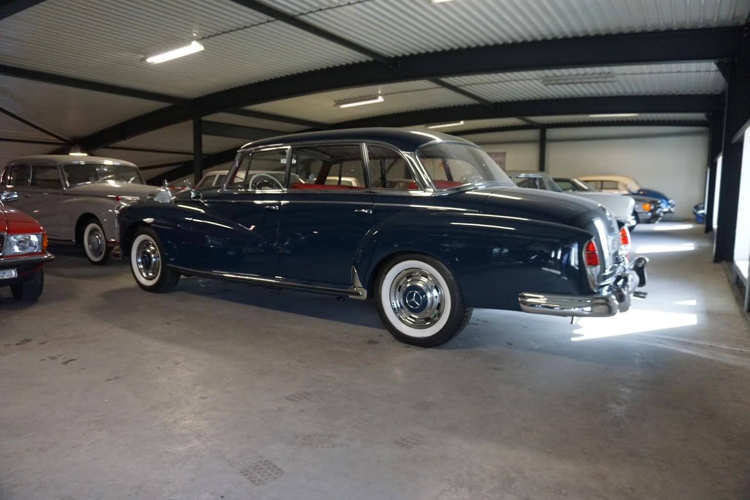 Adenauer Blauw The eighties S-Class W126 560SEL