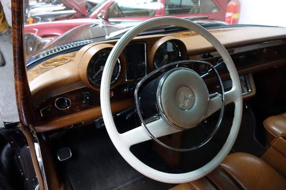 W100 dashboard